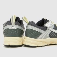 Nike Vomero 5 Boys Junior in Grey Nike Vomero 5,3 of 4
