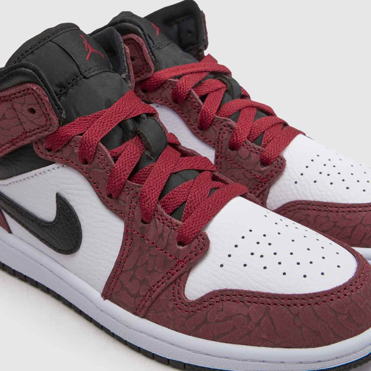 Nike Jordan Air 1 Mid Boys Junior in White & Red Nike Jordan Air 1 Mid 4