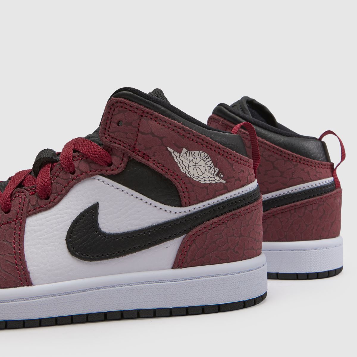 Nike Jordan Air 1 Mid Boys Junior in White & Red Nike Jordan Air 1 Mid 7
