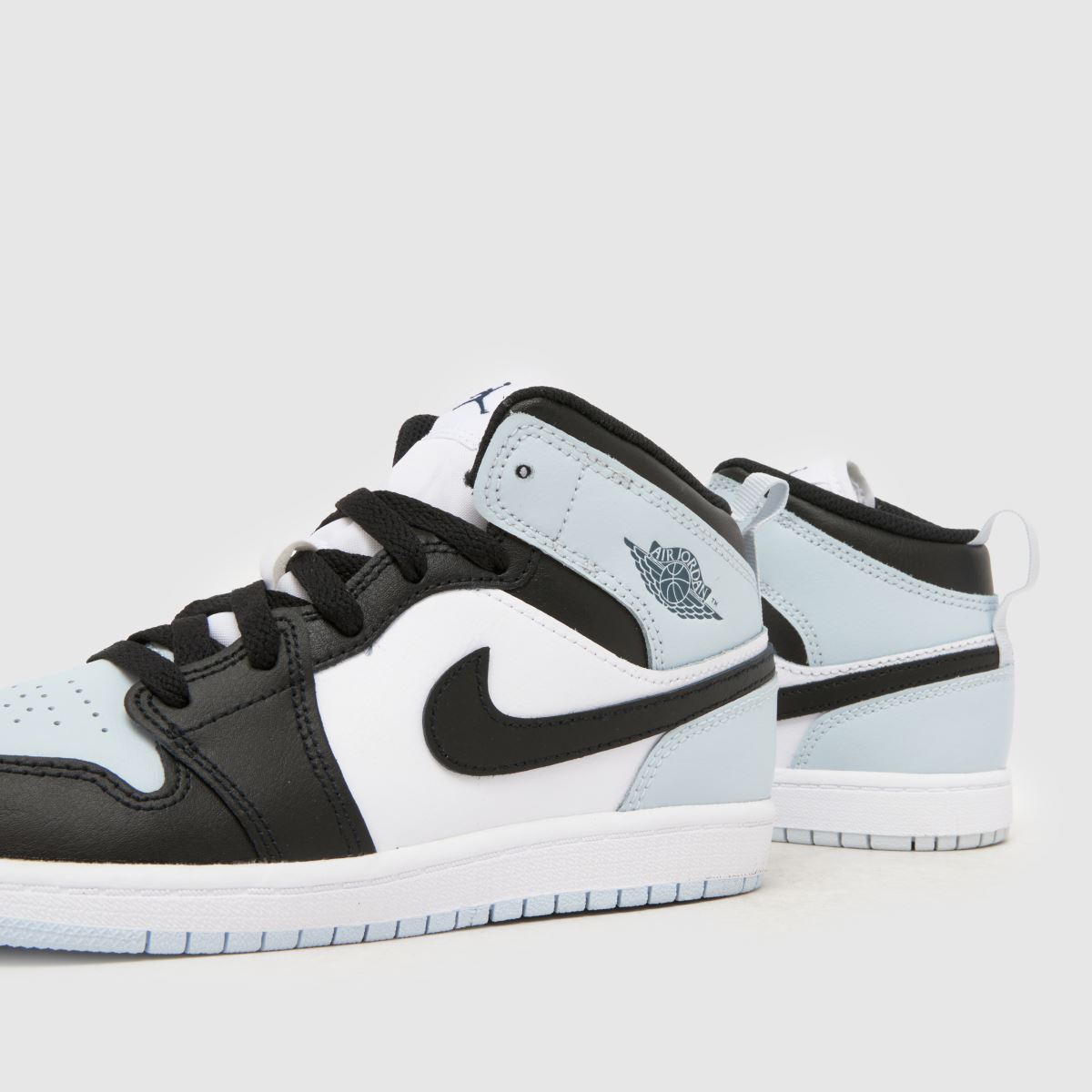 Nike Jordan 1 Mid Boys Junior in Black and blue Nike Jordan 1 Mid 7