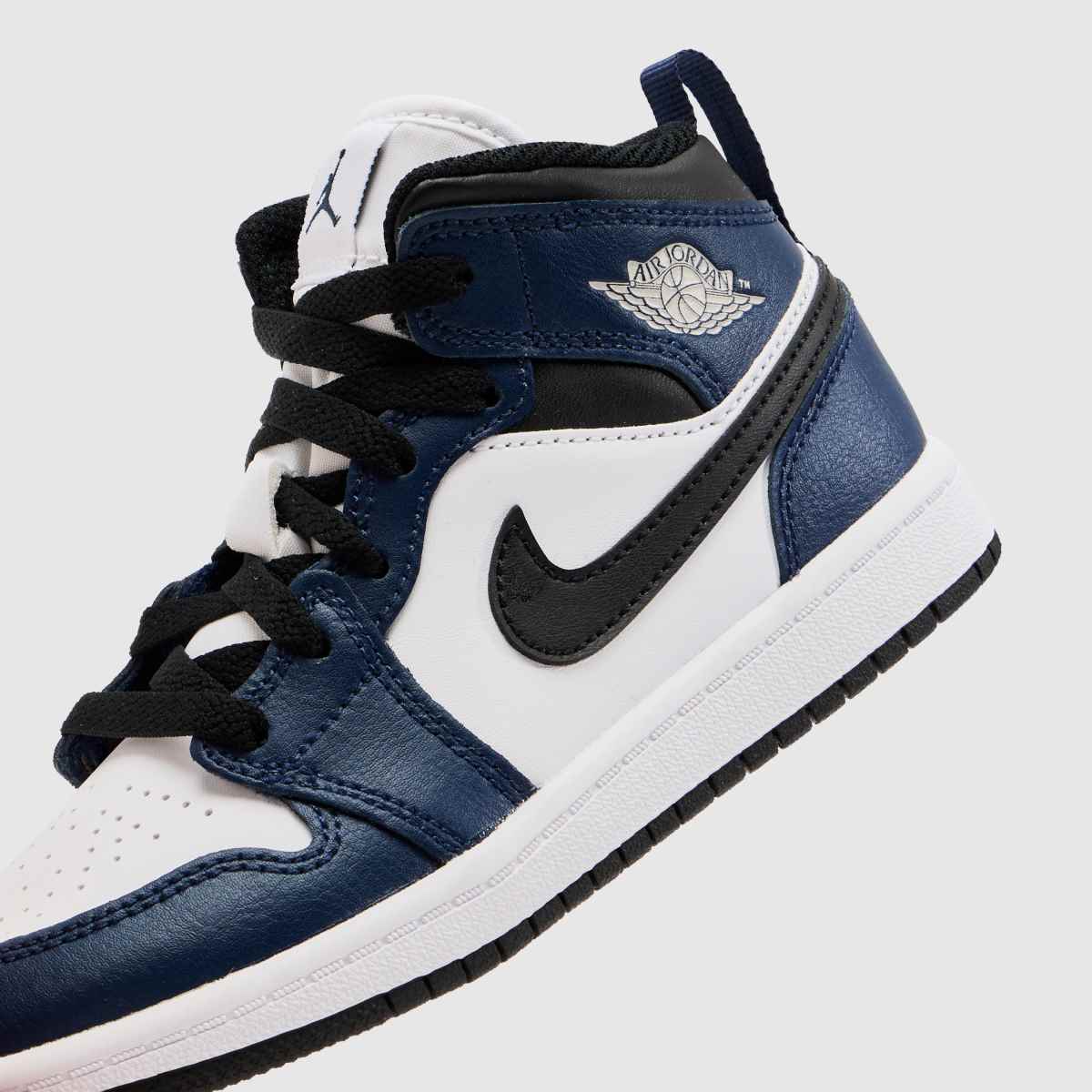 Nike Jordan Air Jordan 1 Mid Boys Junior in Multi Nike Jordan Air Jordan 1 Mid 4