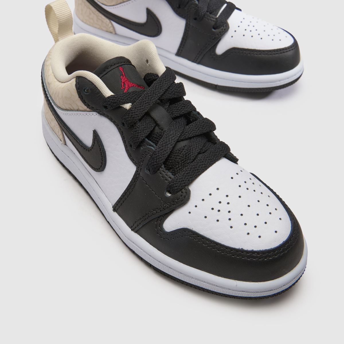 Nike Jordan 1 Low ALT Boys Junior in White Multi Nike Jordan 1 Low ALT 4