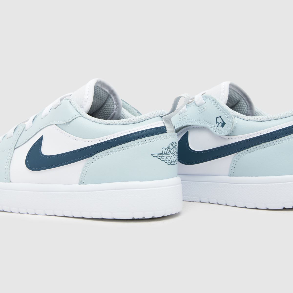 Nike Jordan 1 Low ALT Boys Junior in White & Pl Blue Nike Jordan 1 Low ALT 4