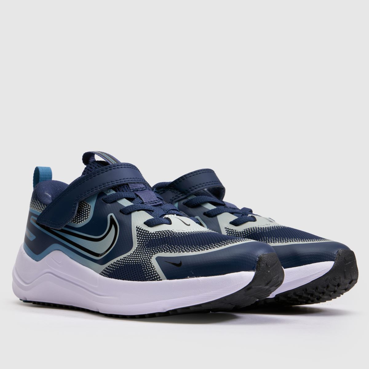 Nike Cosmic Runner Boys Junior in Grey & Navy Nike Cosmic Runner 1