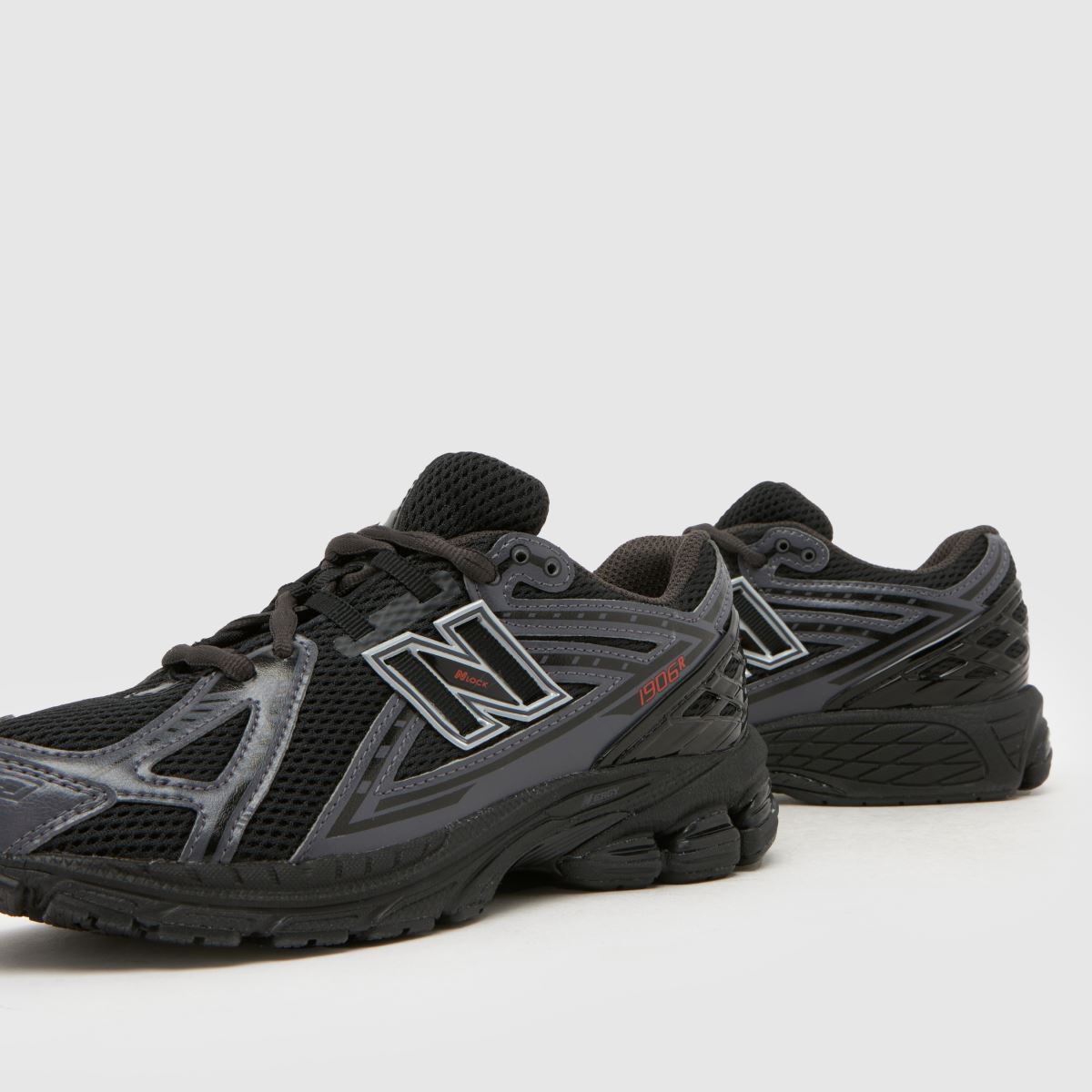 New Balance 1906 Boys Junior in Black New Balance 1906 7