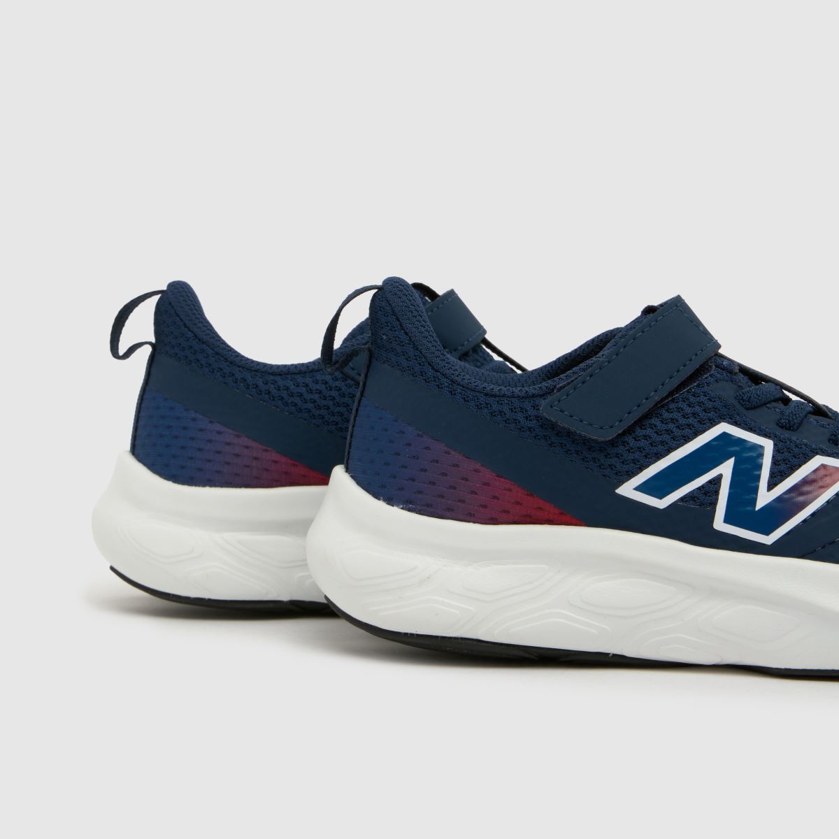 New Balance Fresh Foam 625 Boys Junior in Navy & Red New Balance Fresh Foam 625 7