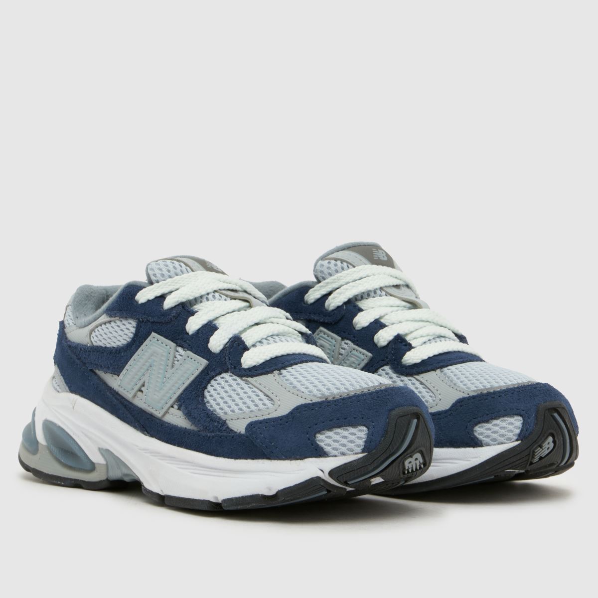 New Balance 2010 Boys Junior in Grey & Navy New Balance 2010 1
