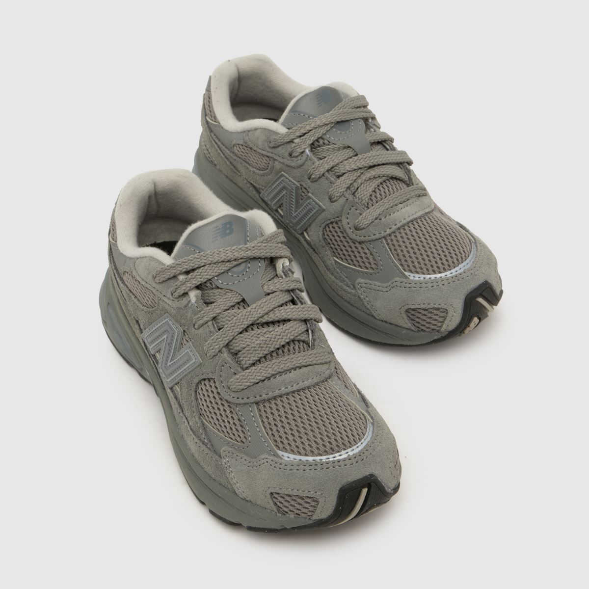 New Balance 2010 Boys Junior in Grey New Balance 2010 4