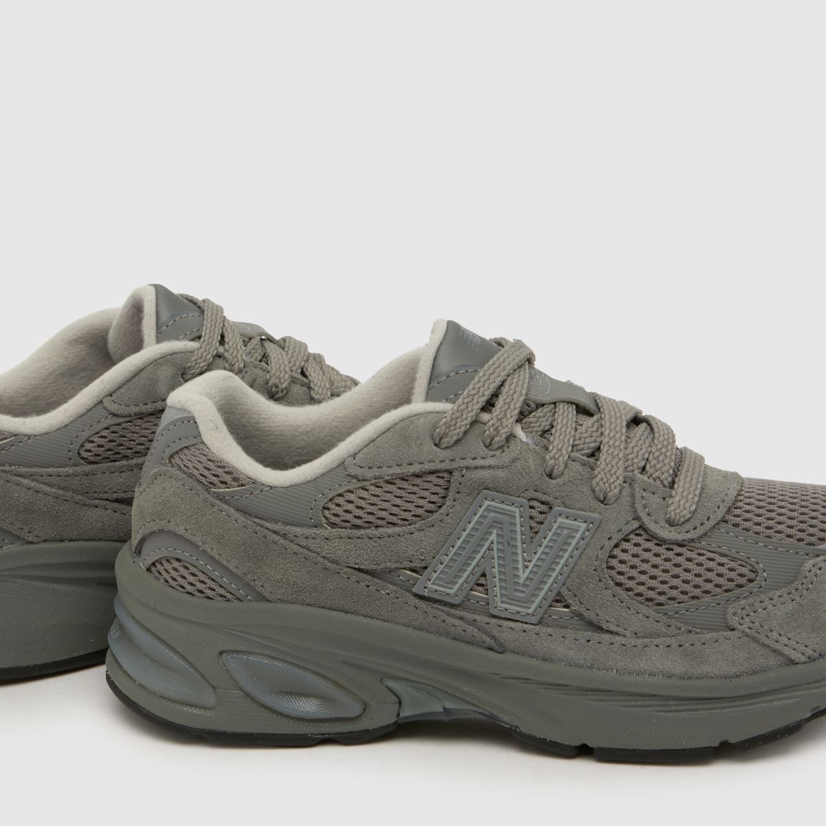 New Balance 2010 Boys Junior in Grey New Balance 2010 7