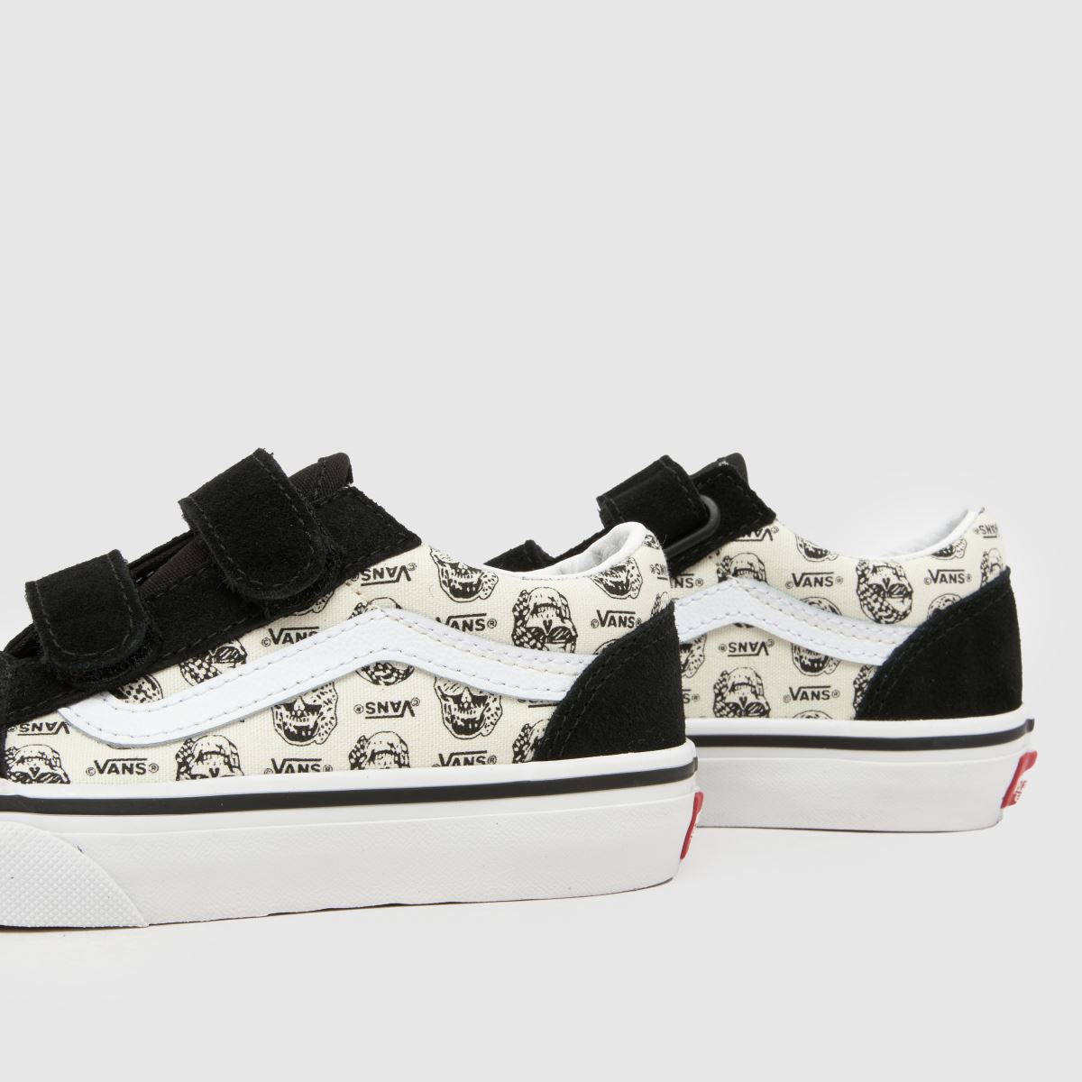 Vans Old Skool V Boys Junior in Black & White Vans Old Skool V 7