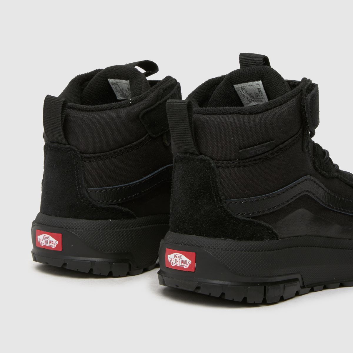 Vans MTE Mini Crest Boys Junior in Black Vans MTE Mini Crest 7