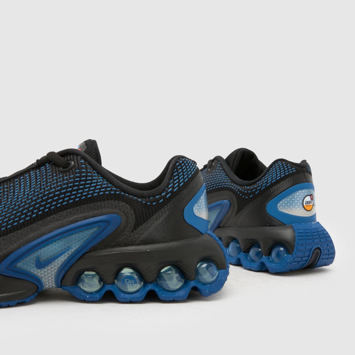 Nike Air Max DN Boys Youth in Black and blue Nike Air Max DN 7
