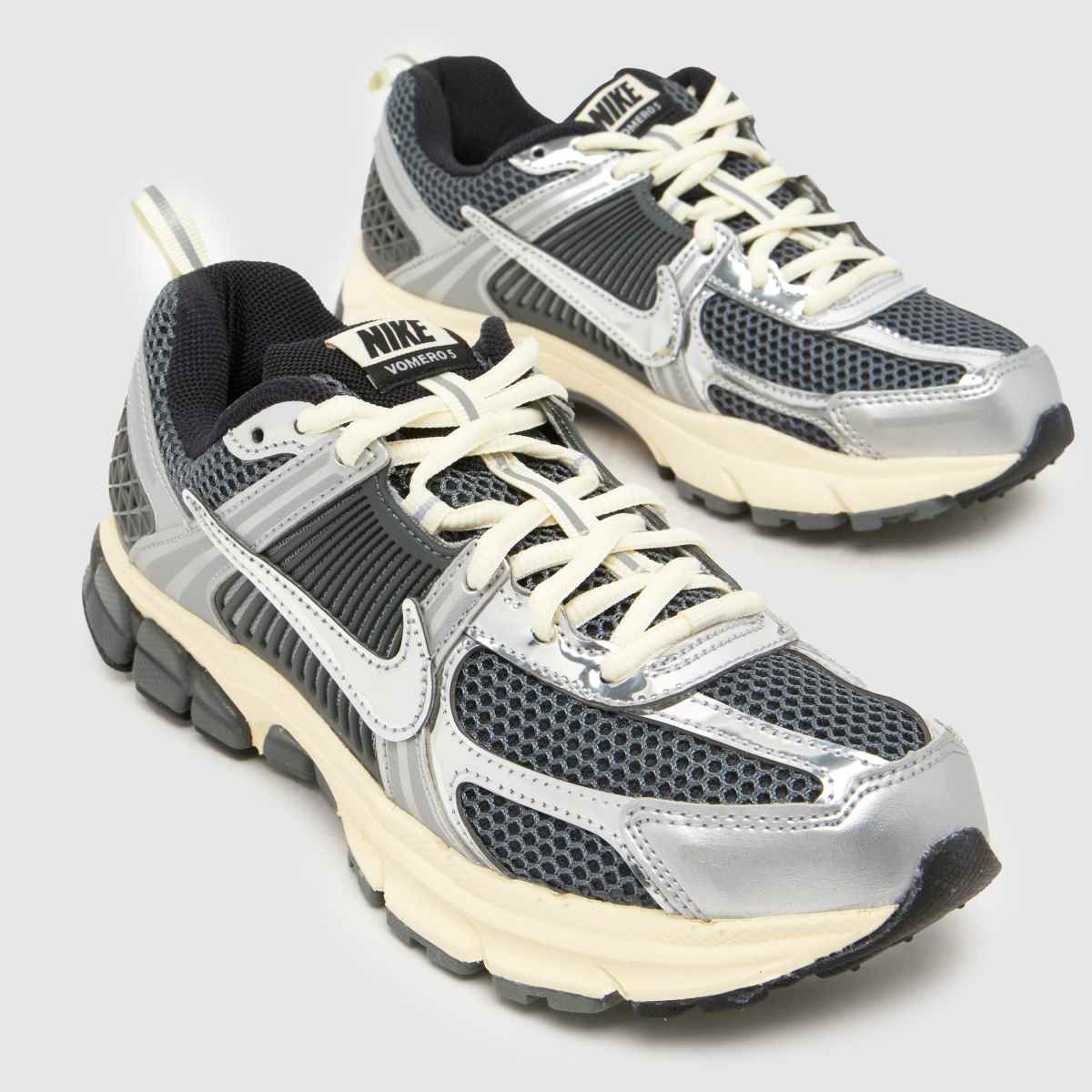 Nike Vomero 5 Boys Youth in Grey Nike Vomero 5 4