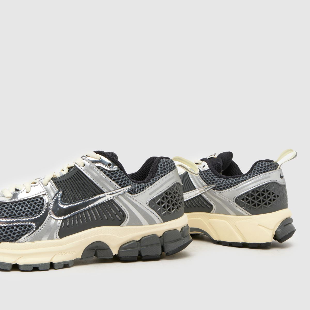 Nike Vomero 5 Boys Youth in Grey Nike Vomero 5 7