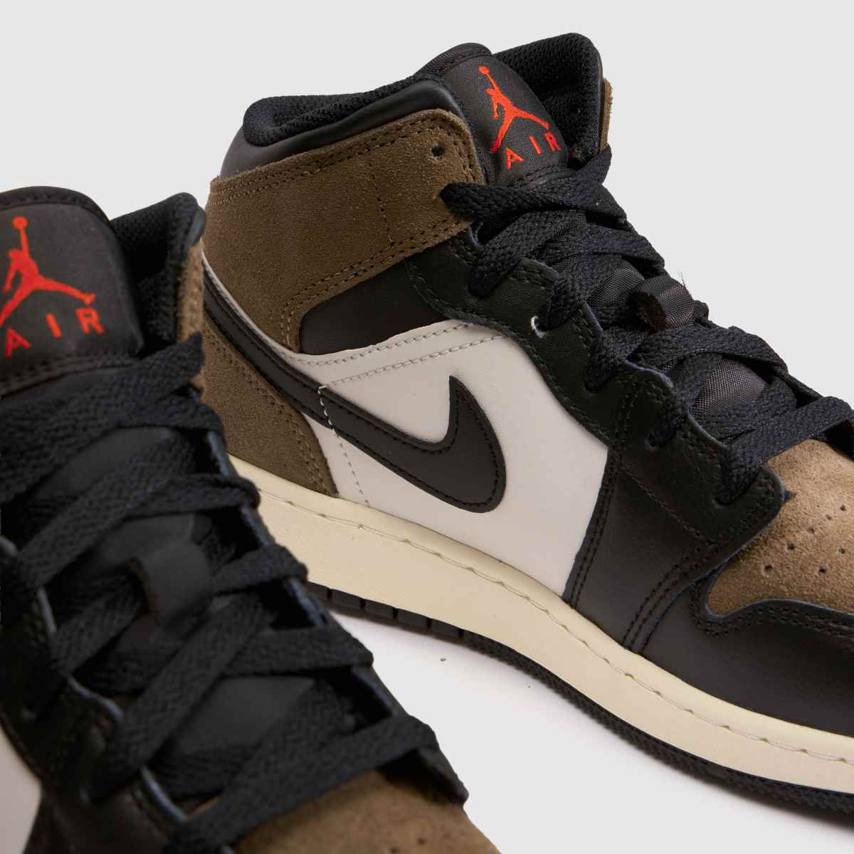 Nike Jordan Air 1 Mid Boys Youth in Black & Brown Nike Jordan Air 1 Mid 4