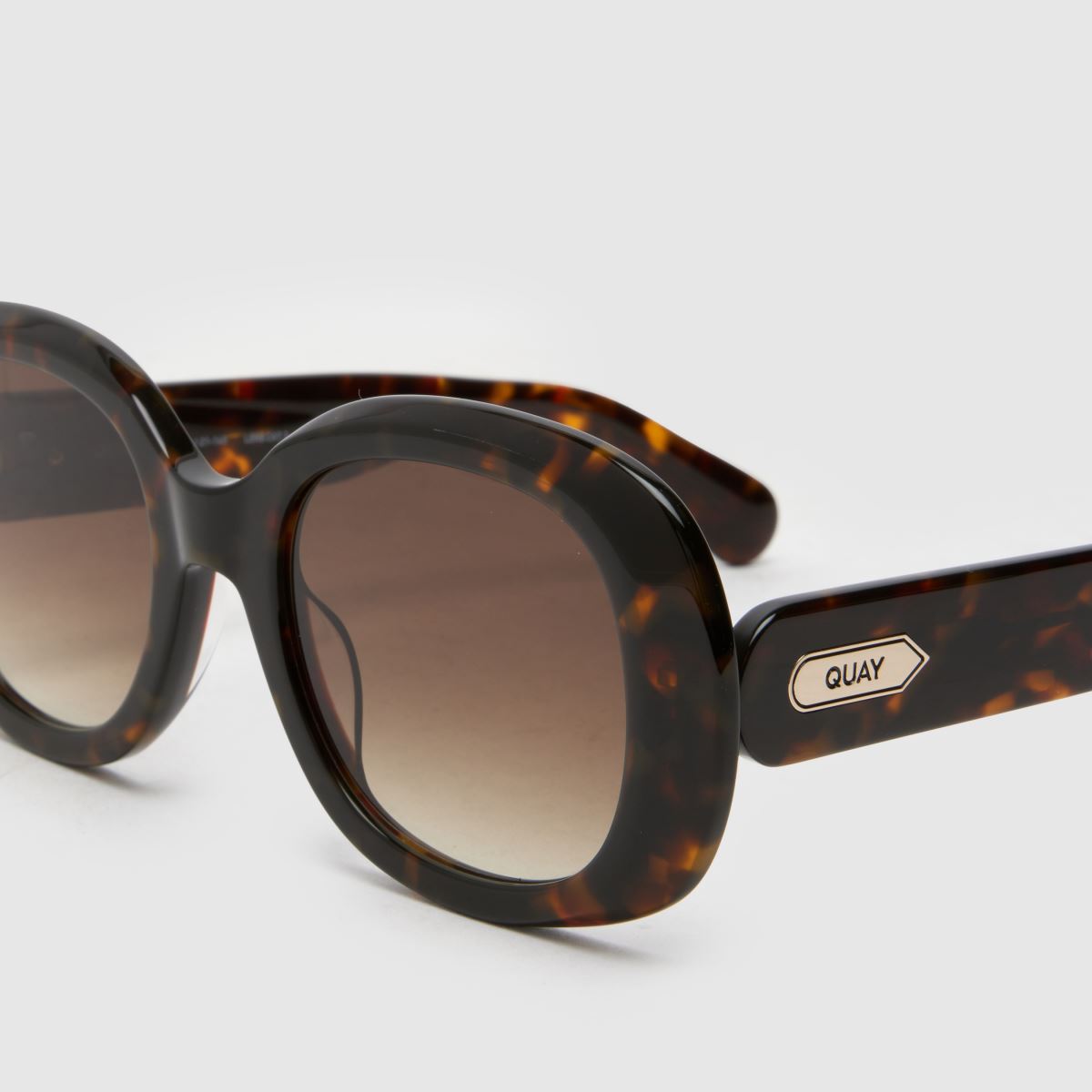 Quay Impromtu Sunglasses in Brown Quay Impromtu Sunglasses 4