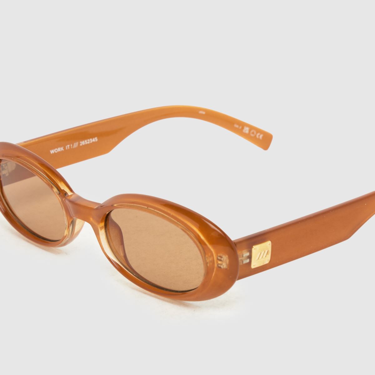 LE SPECS Work It Sunglasses in Tan LE SPECS Work It Sunglasses 4