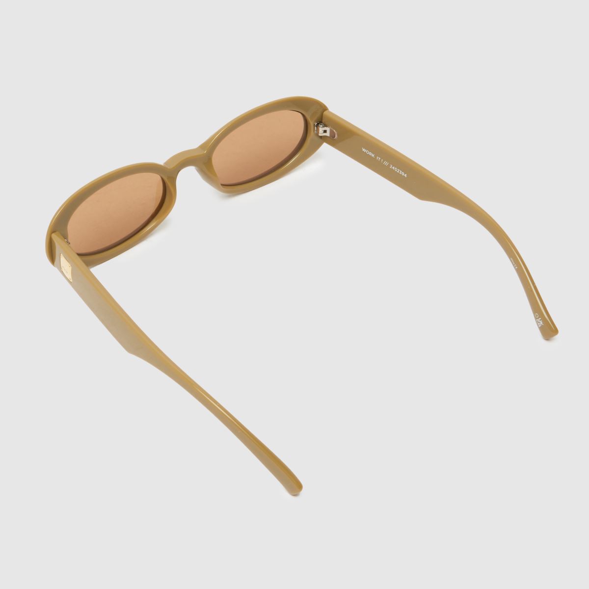 LE SPECS Work It Sunglasses in Beige LE SPECS Work It Sunglasses 7