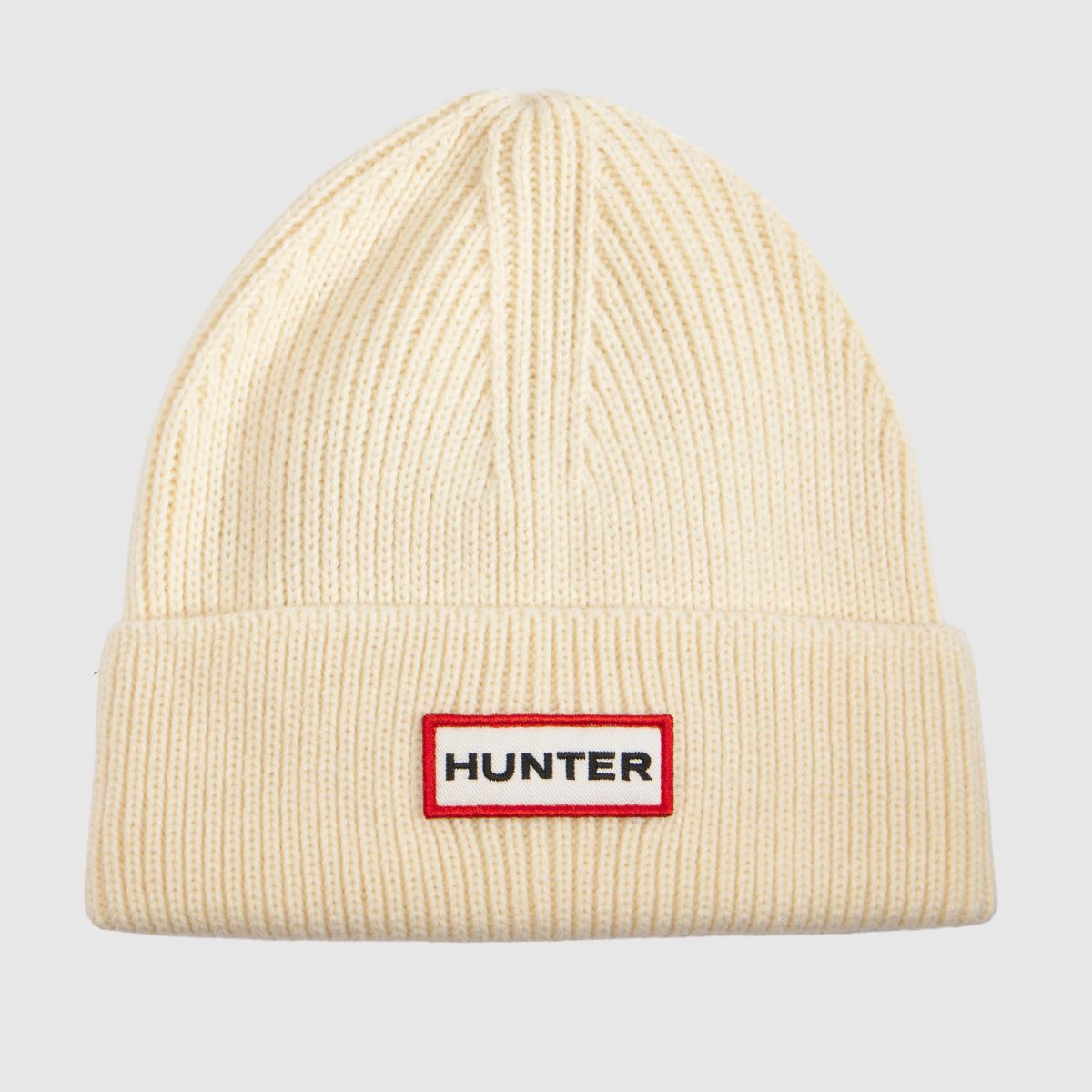 HUNTER BOOTS Acksley Knit Ribbed Beanie in Off-White HUNTER BOOTS Acksley Knit Ribbed Beanie