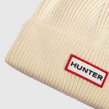 HUNTER BOOTS Acksley Knit Ribbed Beanie in Off-White HUNTER BOOTS Acksley Knit Ribbed Beanie,3 of 4
