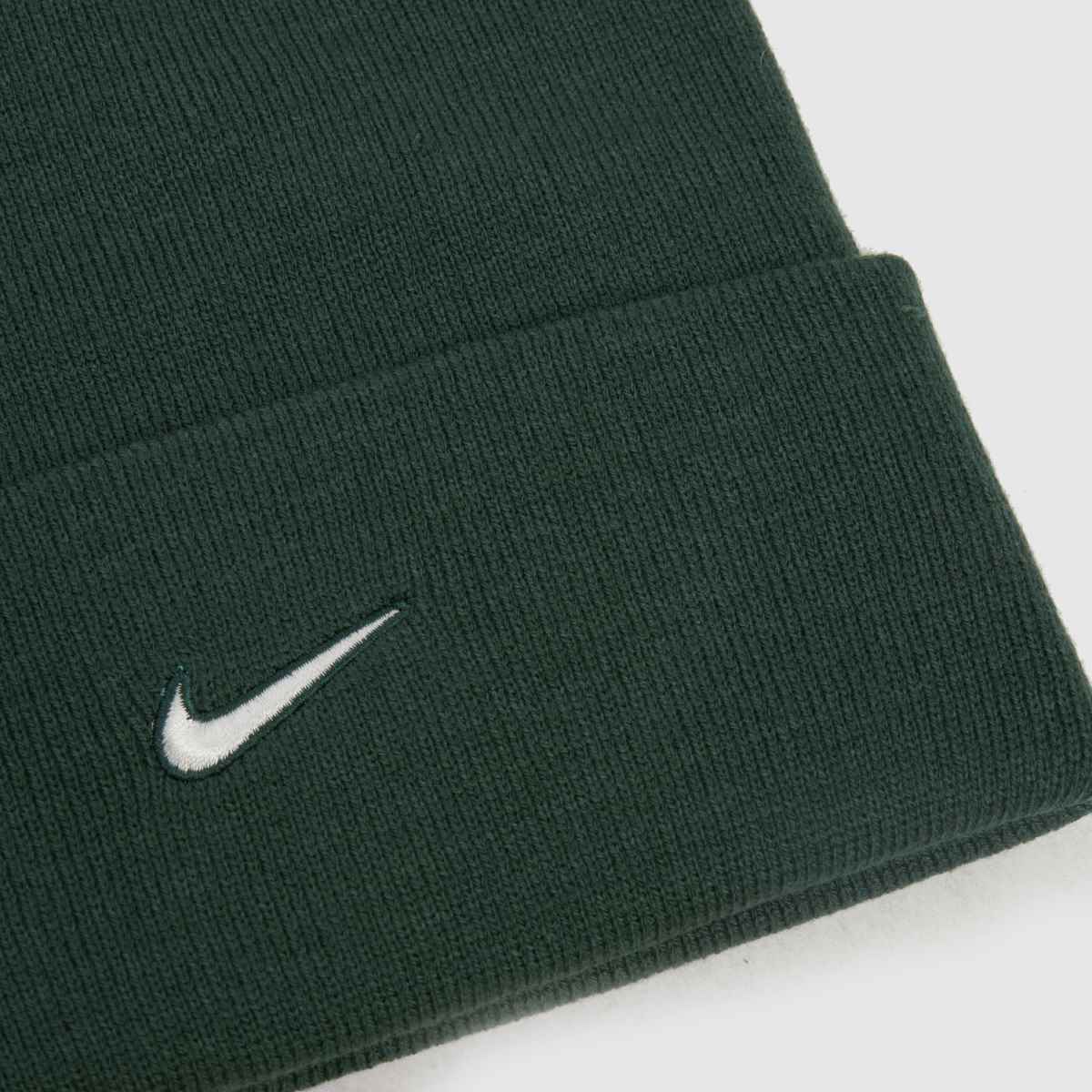 Nike Swoosh Peak Beanie in Green Nike Swoosh Peak Beanie 4
