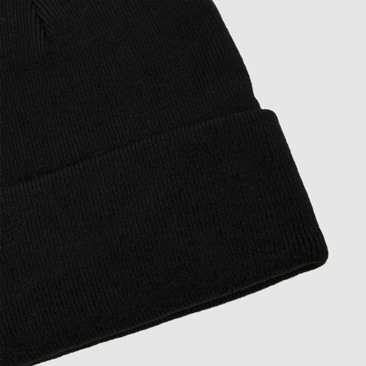 Nike Swoosh Beanie in Black & White Nike Swoosh Beanie 4