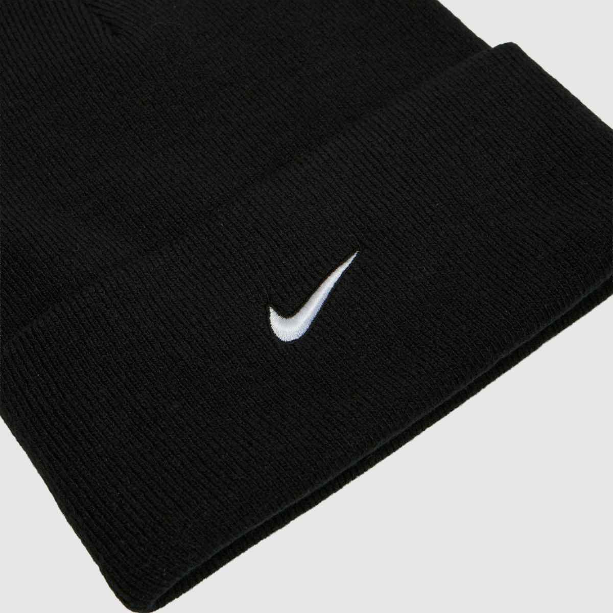 Nike Swoosh Beanie in Black & White Nike Swoosh Beanie 7