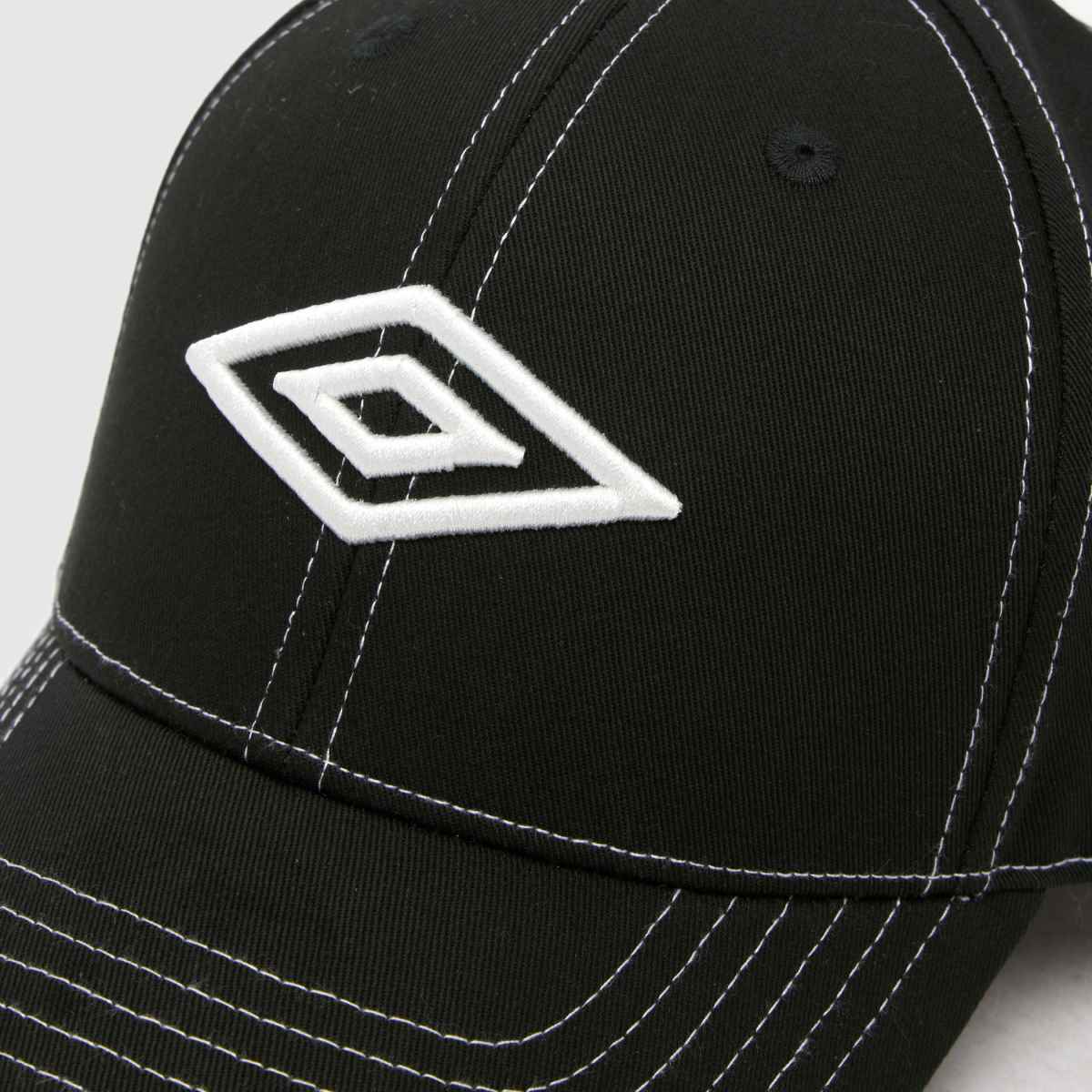UMBRO Contrast Stitch Cap in Black & White UMBRO Contrast Stitch Cap 4