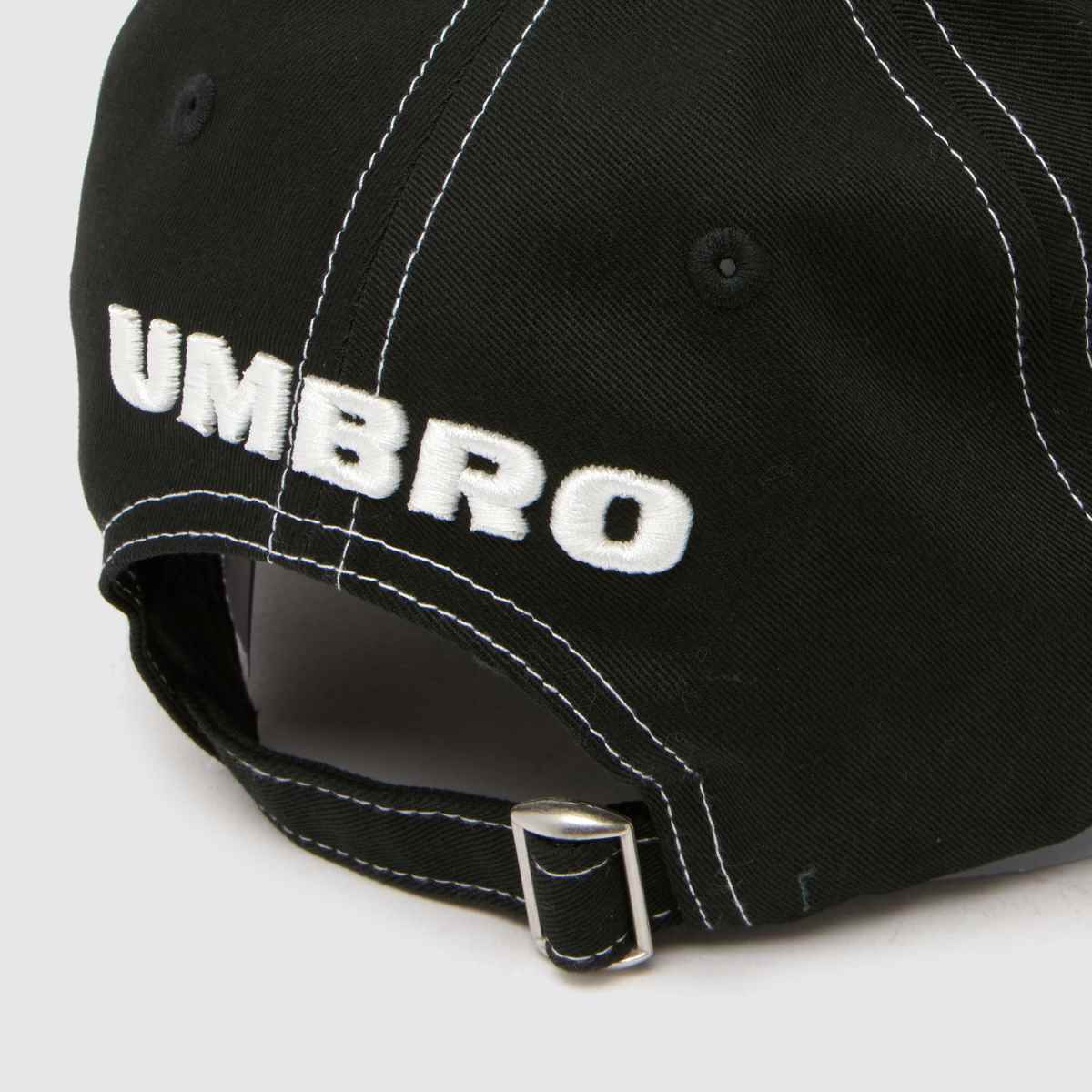 UMBRO Contrast Stitch Cap in Black & White UMBRO Contrast Stitch Cap 7