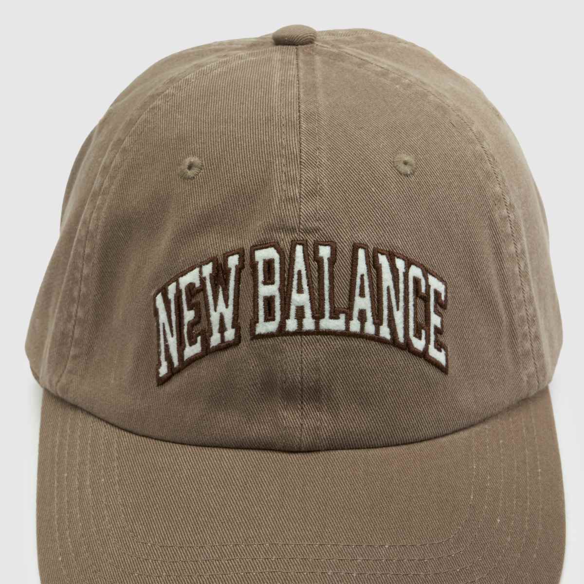 New Balance 6 Panel Logo Cap in Beige New Balance 6 Panel Logo Cap 7