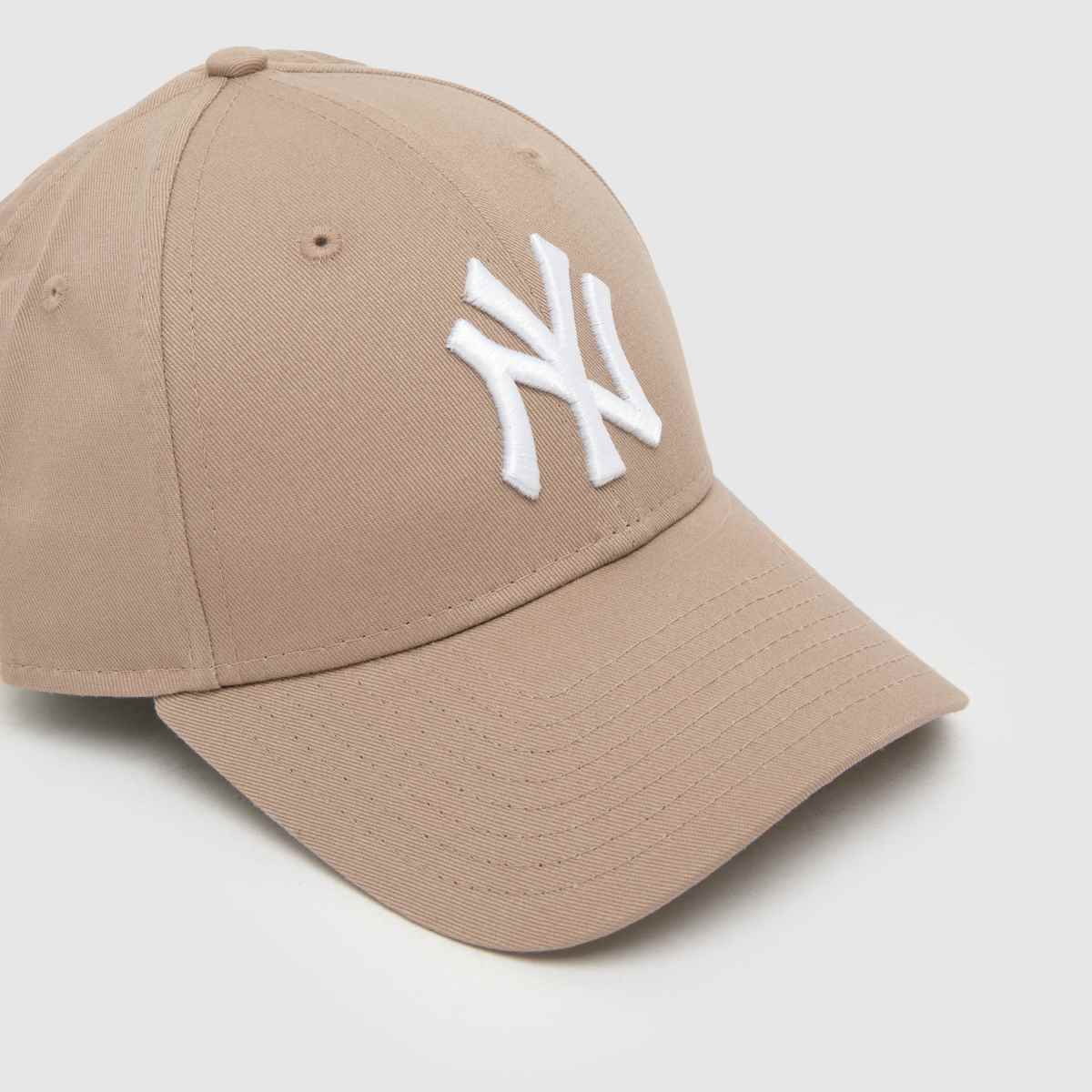 New Era League Essential 9FORTY Cap in Beige Multi New Era League Essential 9FORTY Cap 1