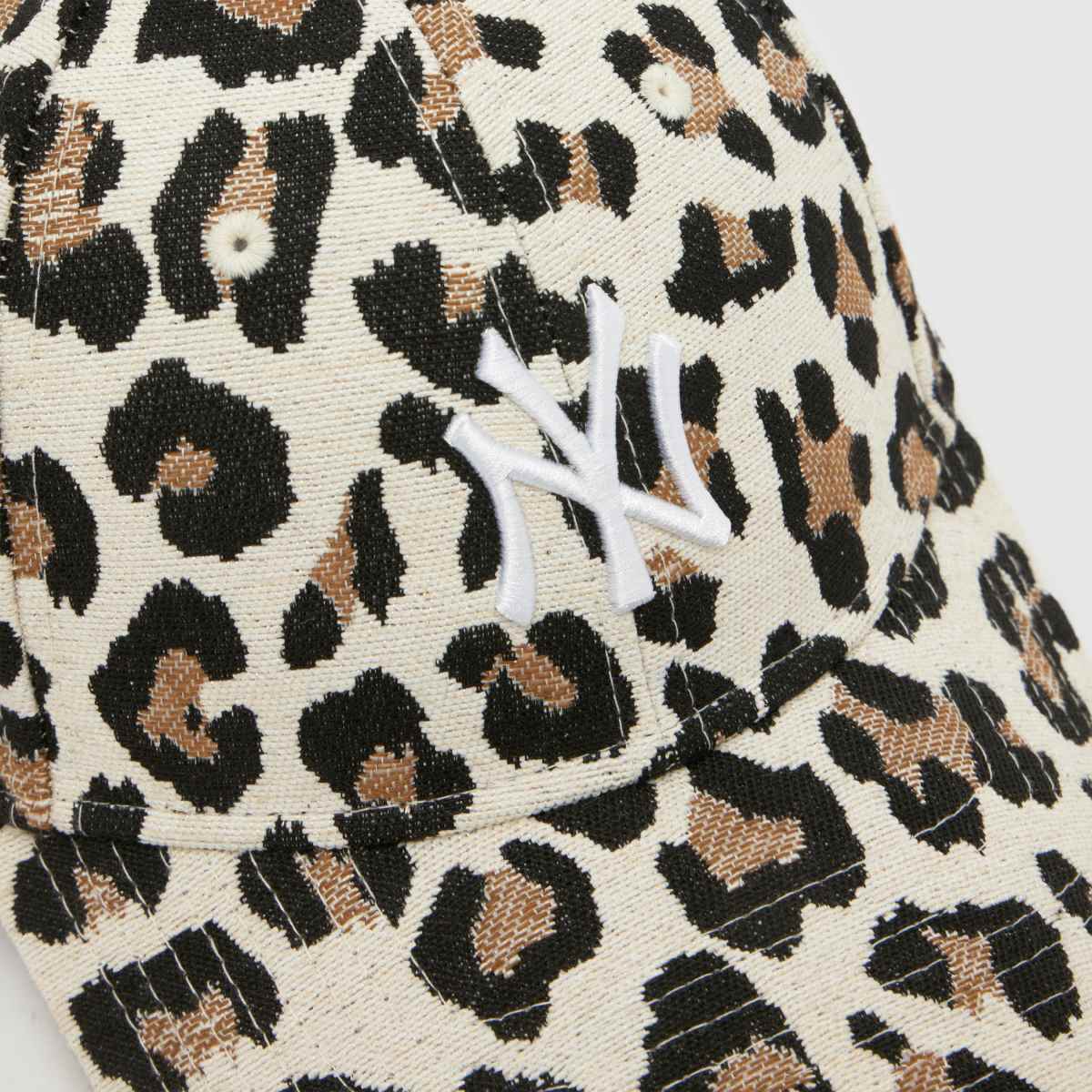 New Era 9FORTY Leopard Midi Cap in Print New Era 9FORTY Leopard Midi Cap 4