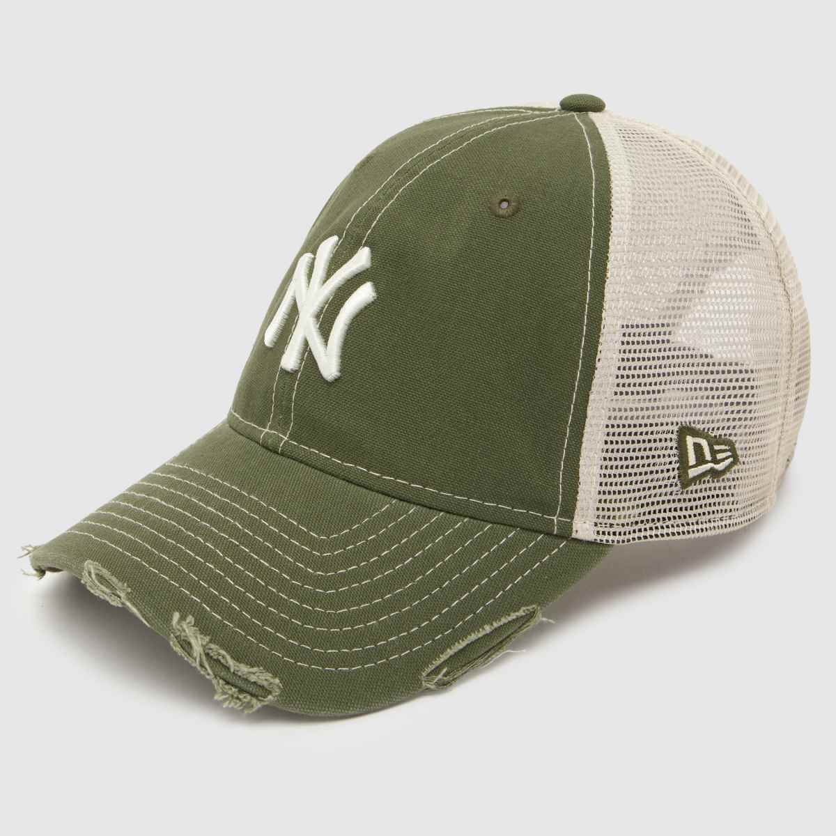 New Era 9TWENTY Trucker Cap in Khaki New Era 9TWENTY Trucker Cap 1