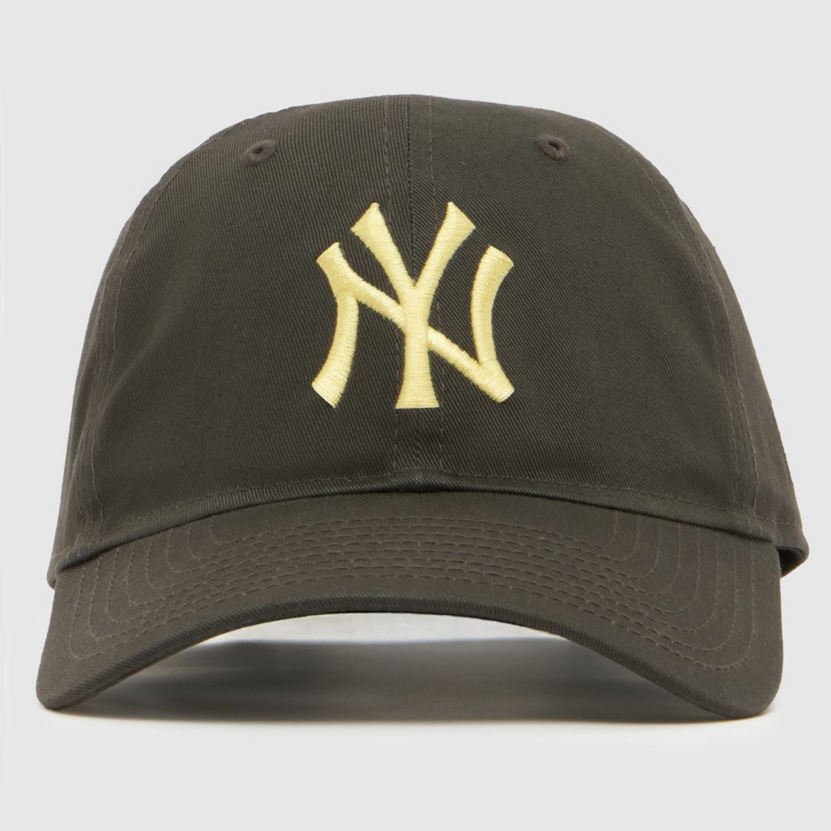 New Era 9TWENTY Yankees Slogan Cap in Brown Multi New Era 9TWENTY Yankees Slogan Cap