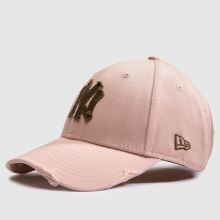 New Era 9FORTY Yankees Distressed Cap in Pale Pink New Era 9FORTY Yankees Distressed Cap,2 of 4
