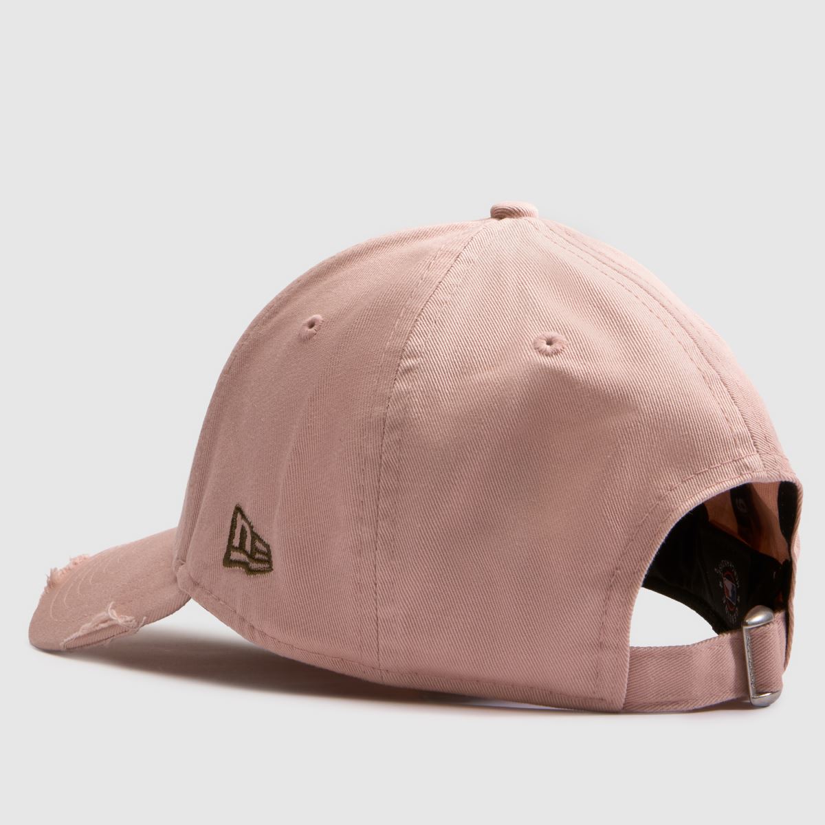 New Era 9FORTY Yankees Distressed Cap in Pale Pink New Era 9FORTY Yankees Distressed Cap 4