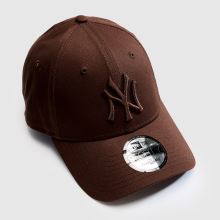 New Era League Essential 9FORTY Cap in Brown New Era League Essential 9FORTY Cap,3 of 4