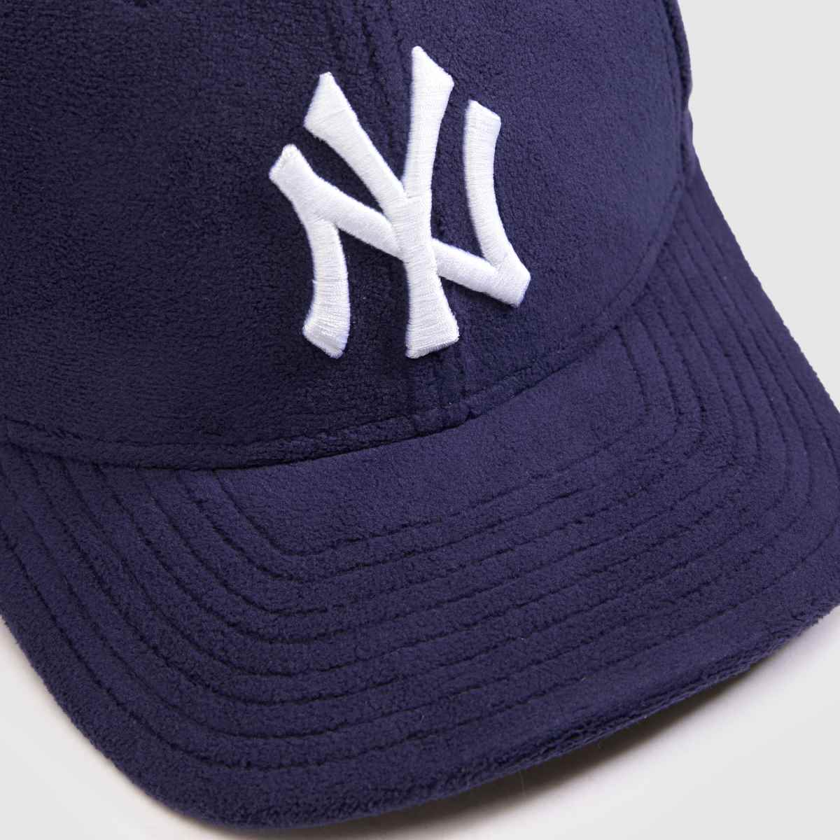 New Era 9FORTY Fleece Cap in Navy New Era 9FORTY Fleece Cap 1
