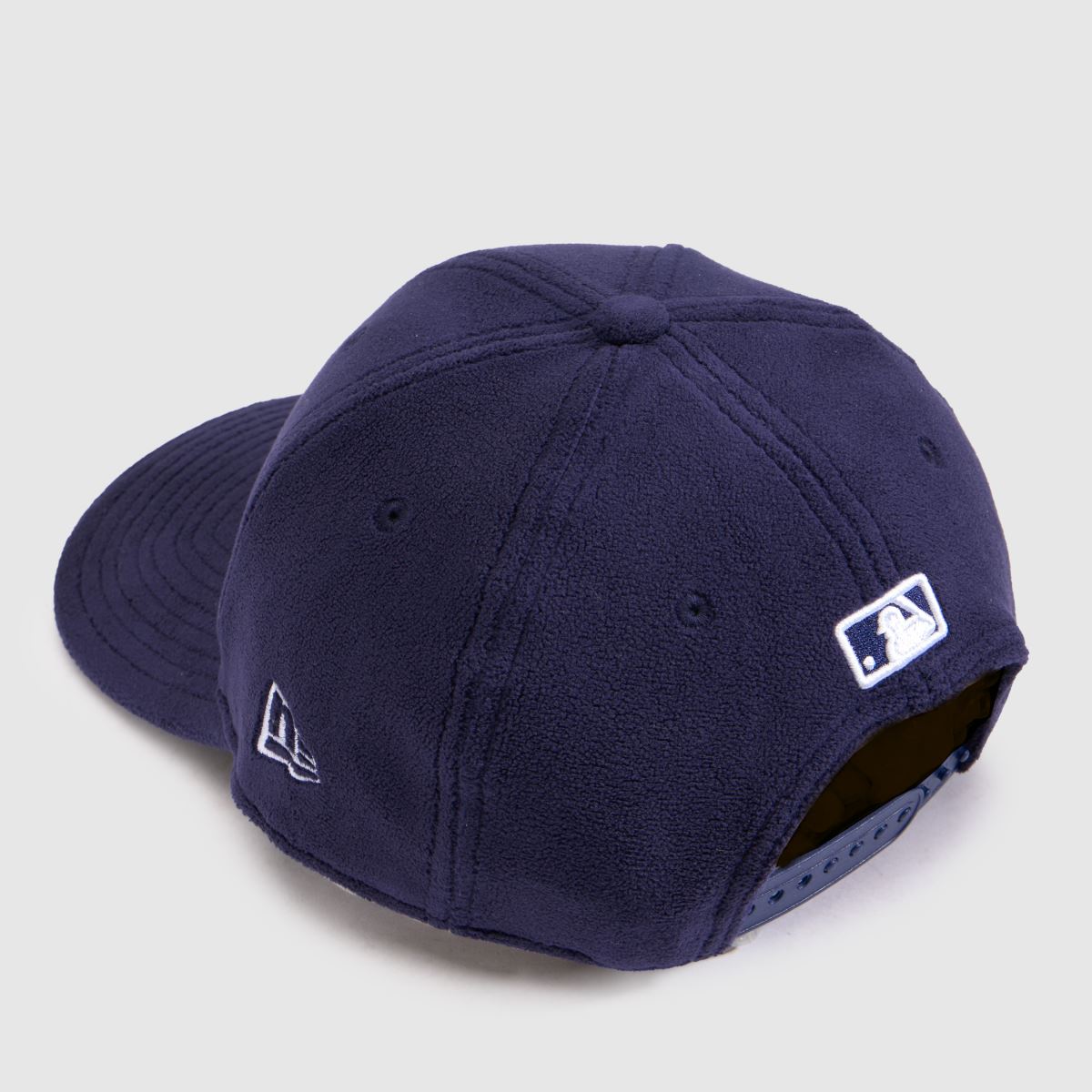 New Era 9FORTY Fleece Cap in Navy New Era 9FORTY Fleece Cap 7