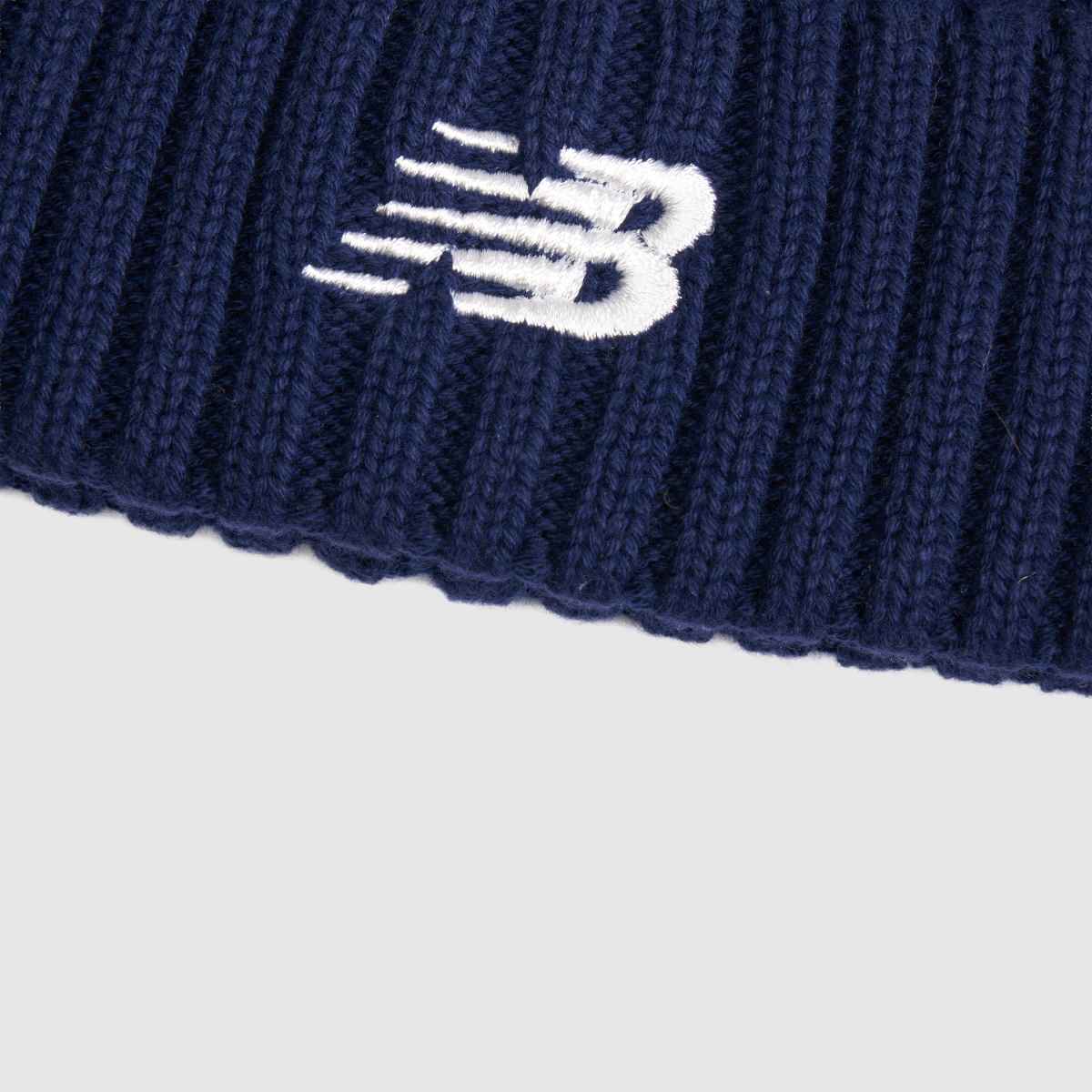 New Balance Small Logo Beanie in Navy New Balance Small Logo Beanie 4