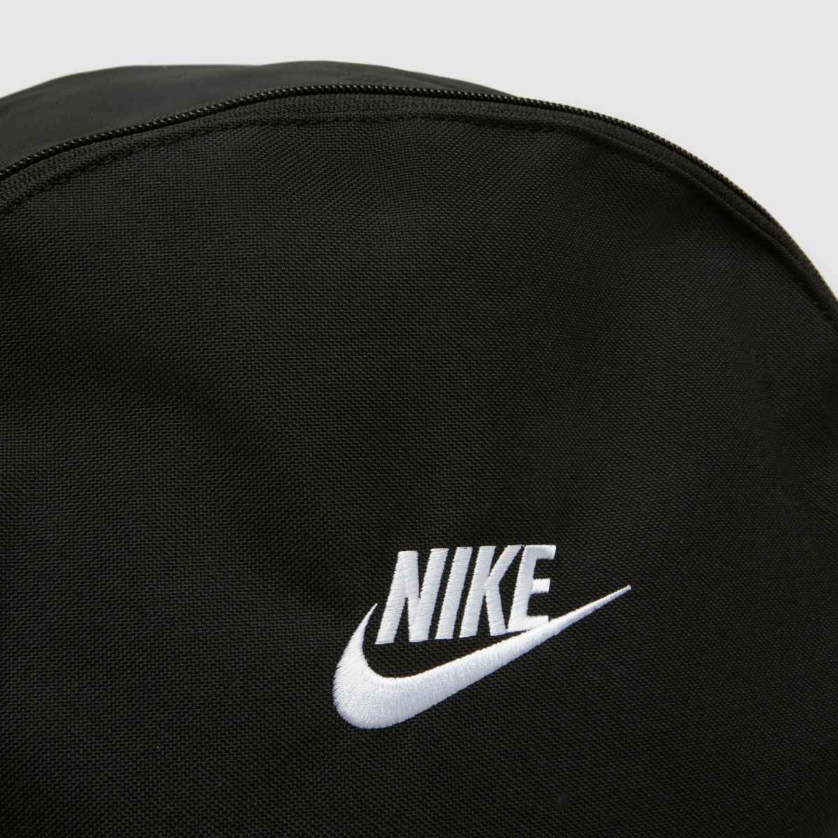 Nike Schwarz-weiß Heritage 2.0 Backpack Nike Heritage 2.0 Backpack 4