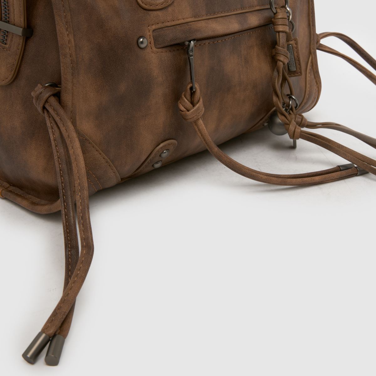 Steve Madden Briggs Shoulder Bag in Brown Steve Madden Briggs Shoulder Bag 4