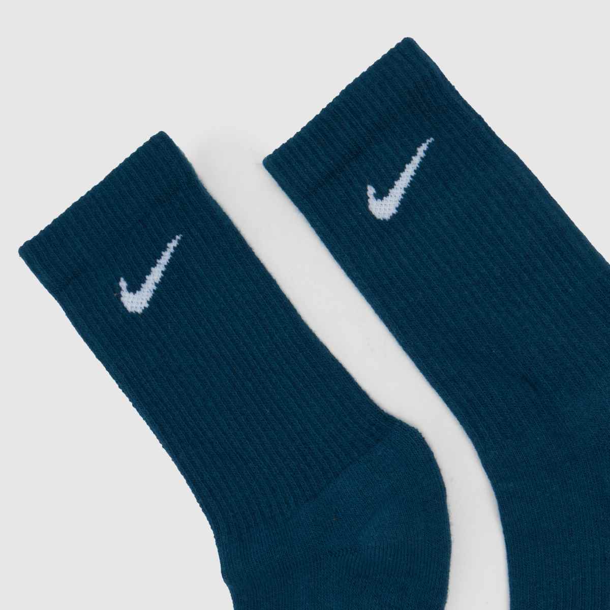 Nike Kids Crew Socks 6 PK in Multi Nike Kids Crew Socks 6 PK 1