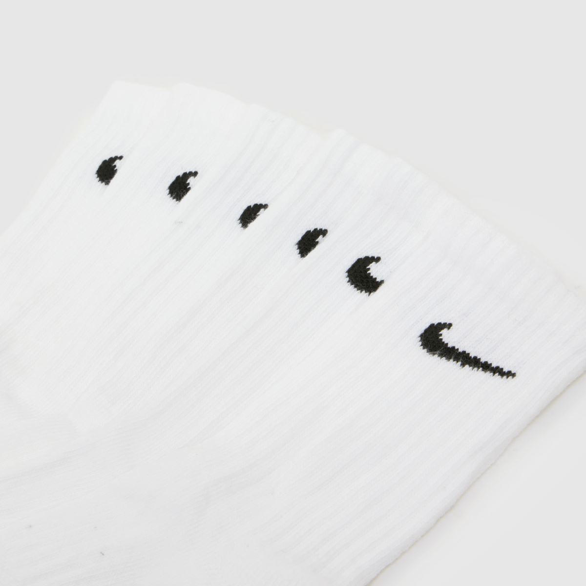 Nike Kids Crew Socks 6 Pack in White & Black Nike Kids Crew Socks 6 Pack 4