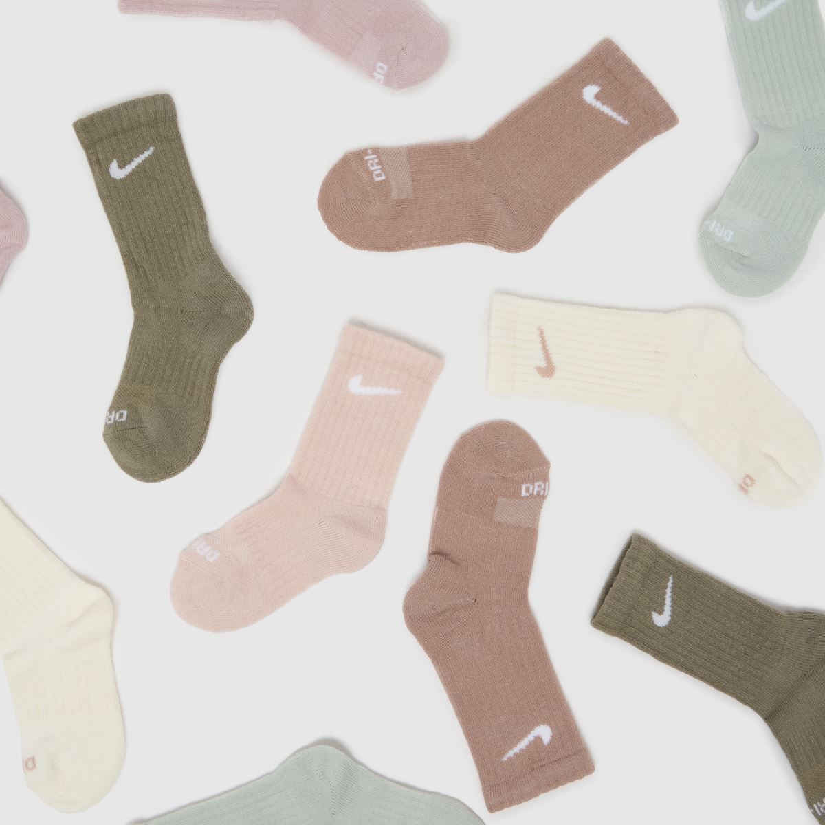 Nike Kids Basic Crew Socks 6 Pack in Beige Multi Nike Kids Basic Crew Socks 6 Pack 4