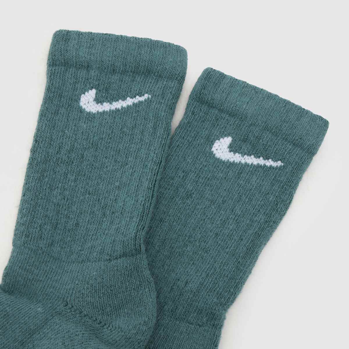 Nike Kids Crew Sock 6 Pack in Multi Nike Kids Crew Sock 6 Pack 4