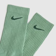 Nike Everyday Crew Sock 3 Pack in Multi Nike Everyday Crew Sock 3 Pack,3 of 4