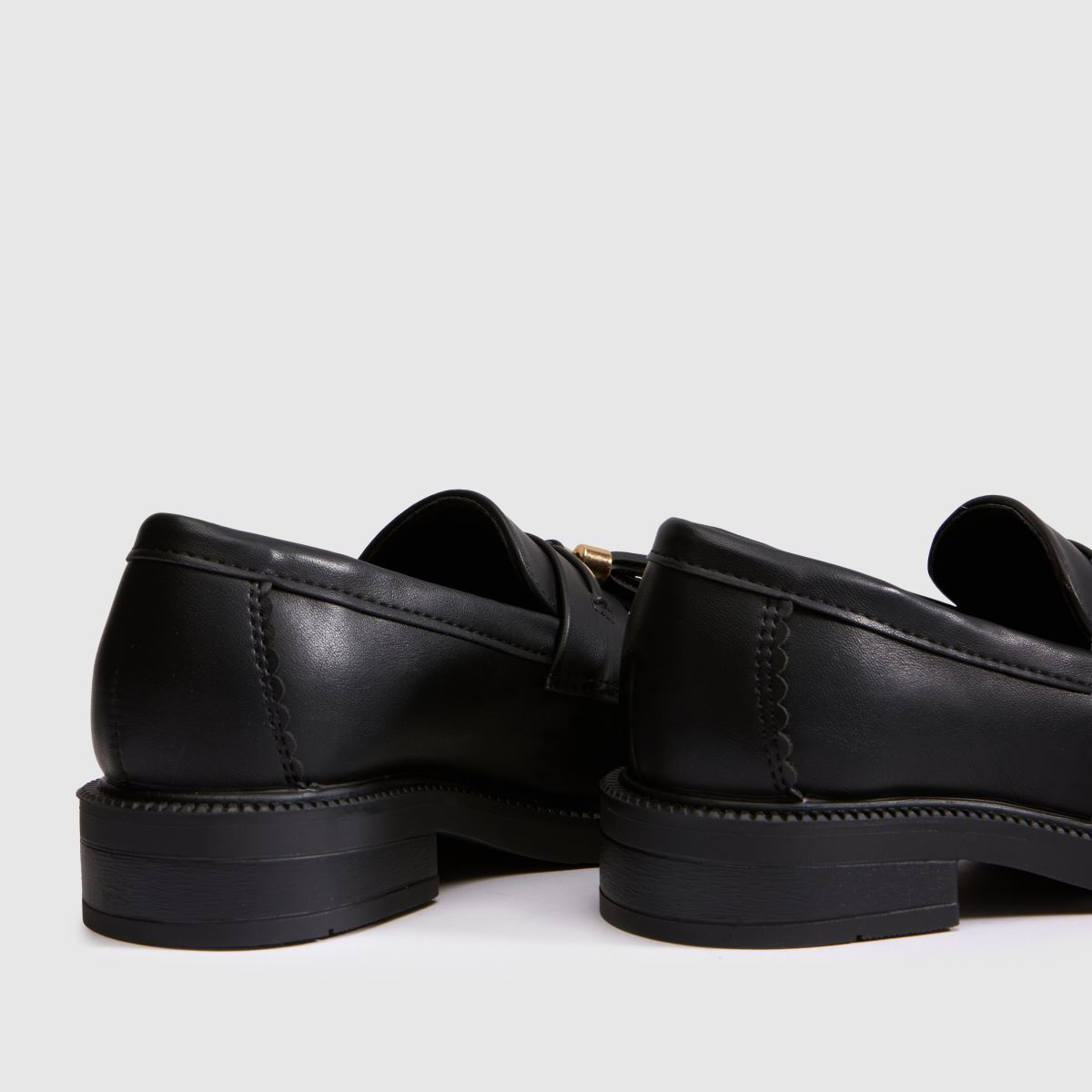 schuh Lucy Tassel Loafer Girls Junior in Black schuh Lucy Tassel Loafer 7