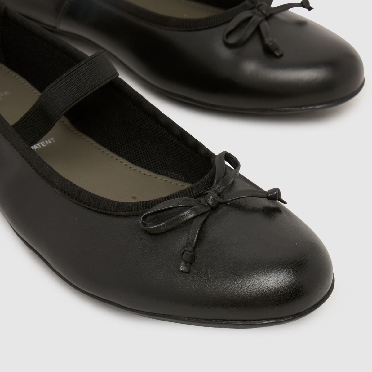 Geox Plie Ballerina Girls Youth in Black Geox Plie Ballerina 4