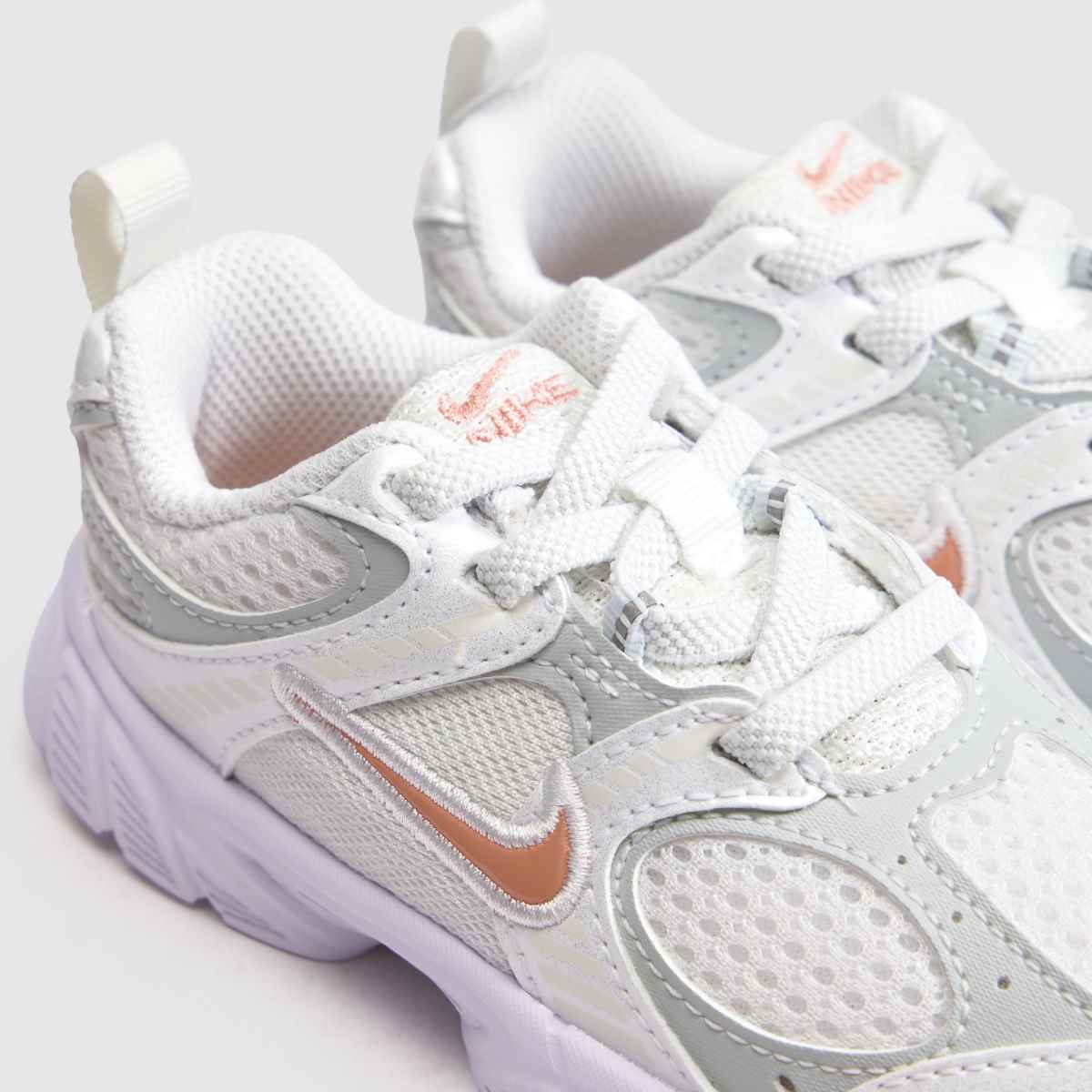 Nike V5 RNR Girls Toddler in White & Pink Nike V5 RNR 4